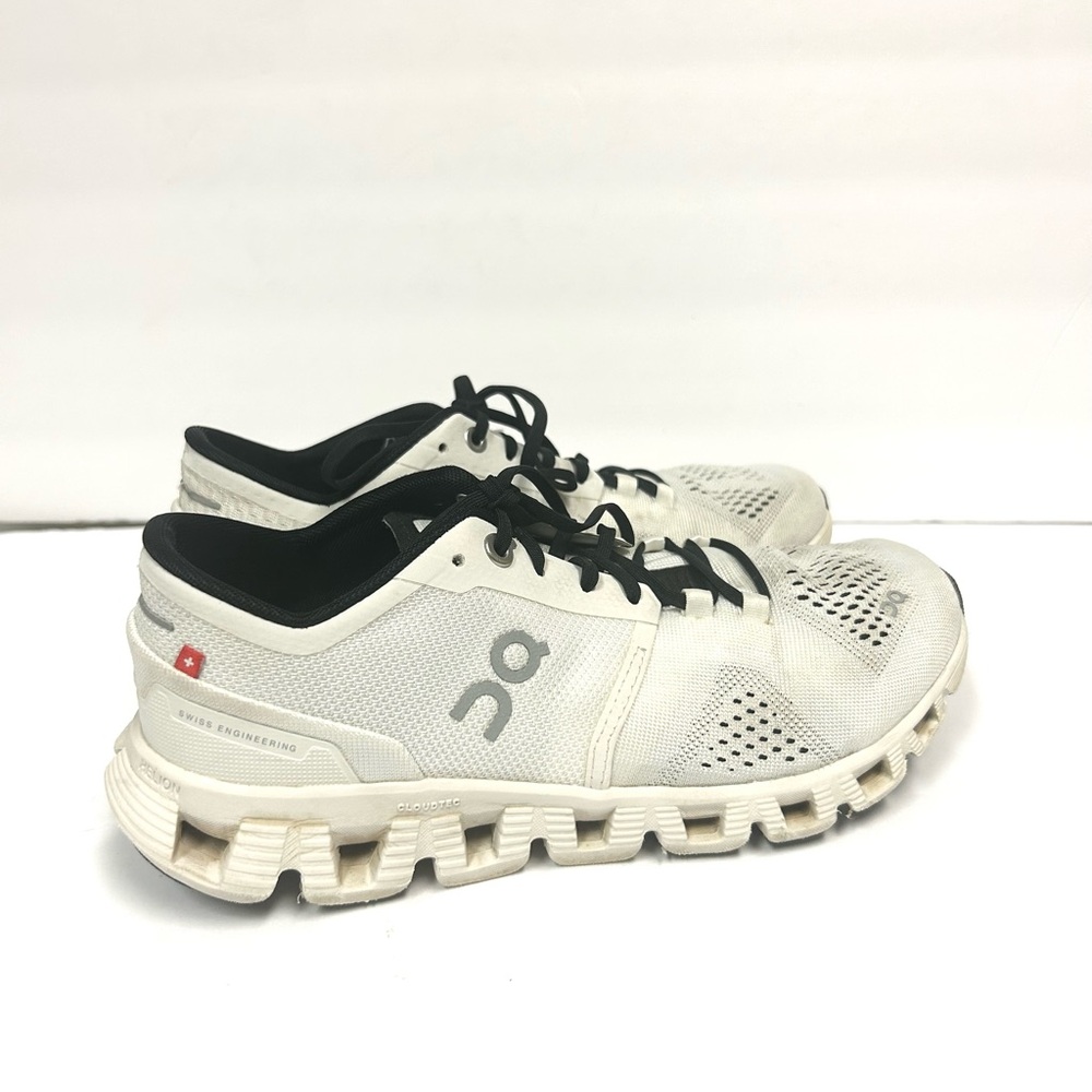 On Running Shoes Women 6.5 White/black Swiss Engineered Cloud Comfort Athletic - Picture 11 of 13